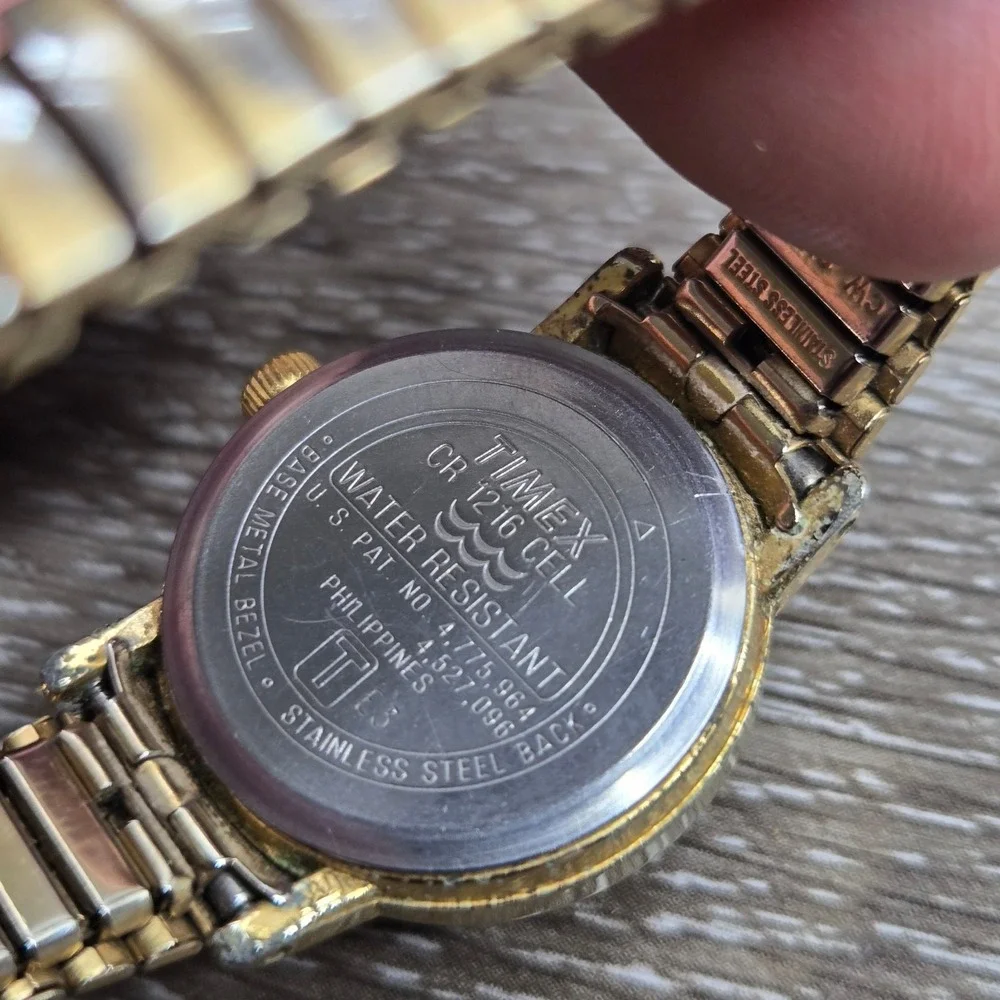 Timex Indiglo Women's Watch Easy Reader E3 Gold Tone Expansion Band Quartz S7